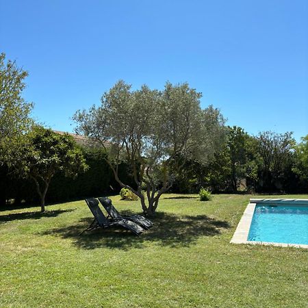 La Barben Studio En Provence Avec Piscine מראה חיצוני תמונה