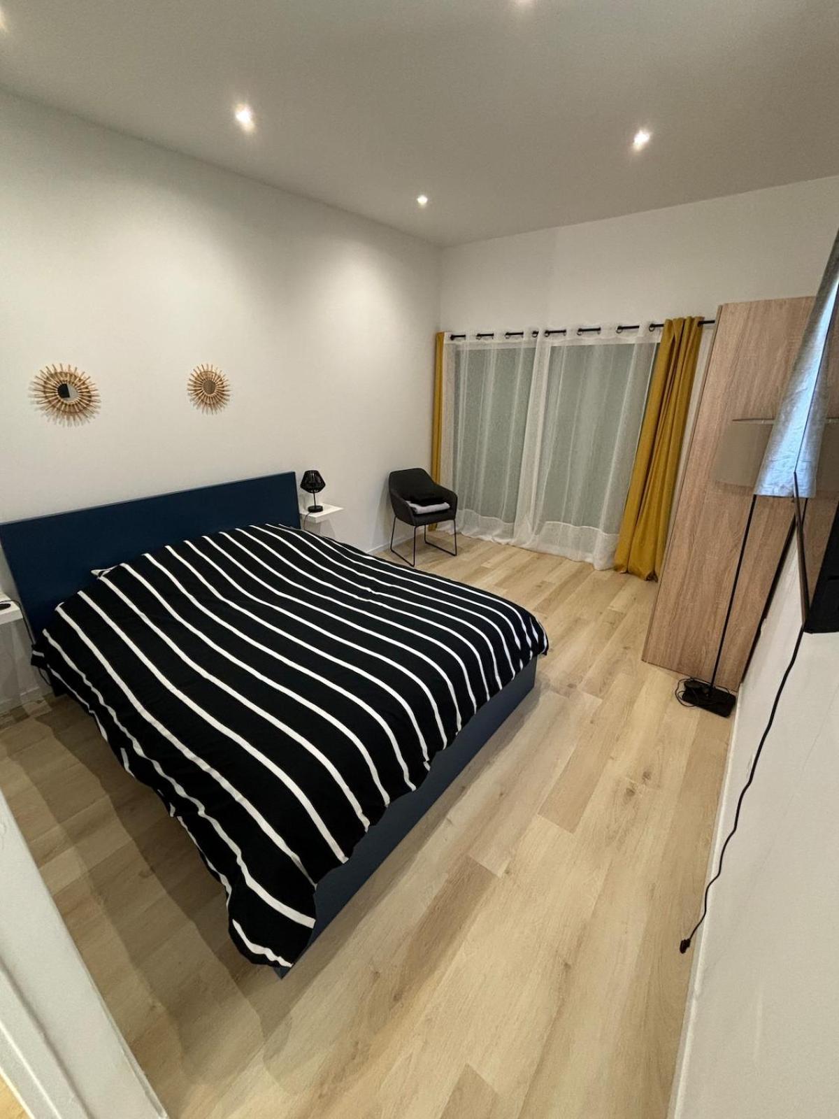 La Barben Studio En Provence Avec Piscine מראה חיצוני תמונה