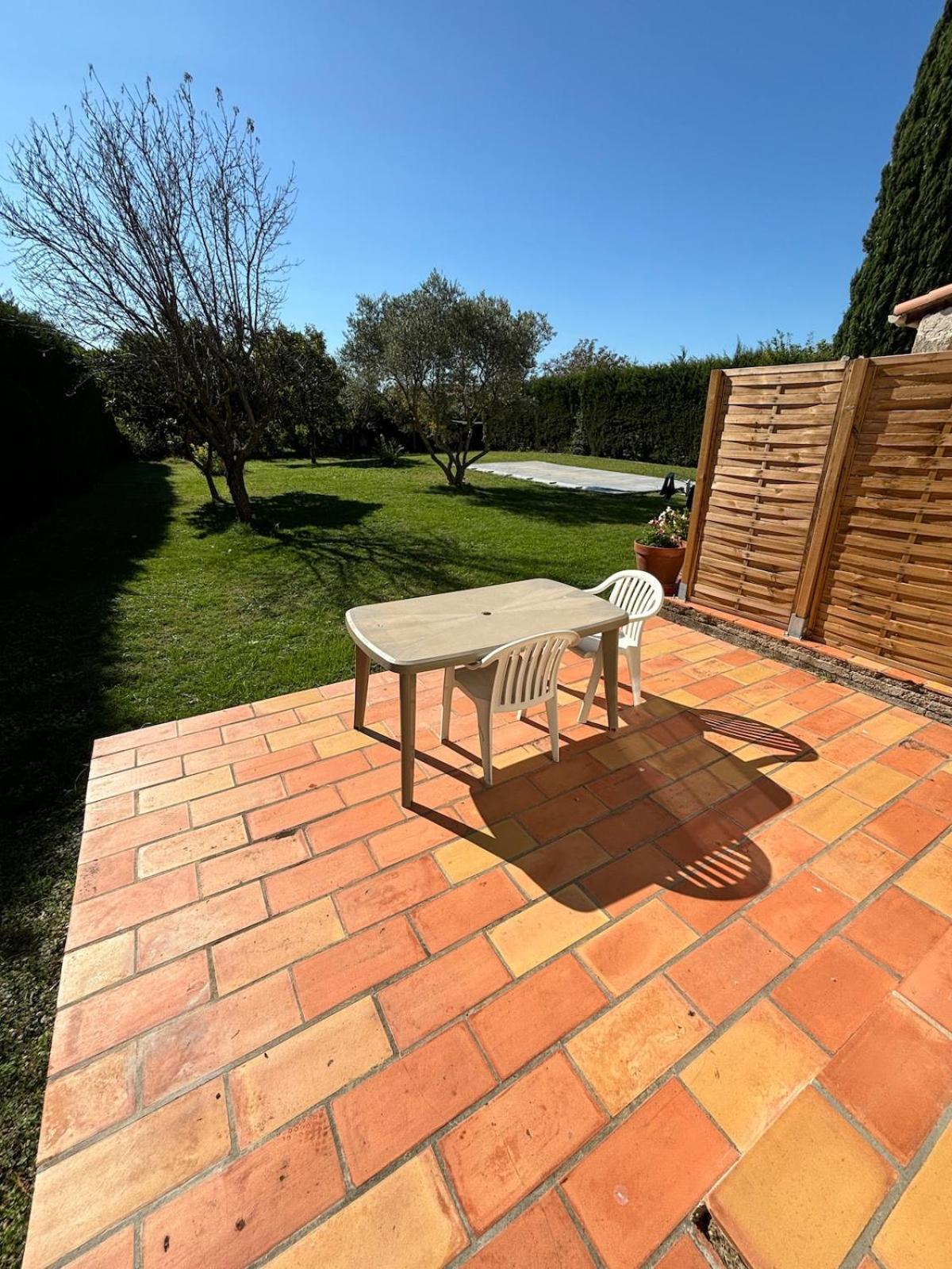 La Barben Studio En Provence Avec Piscine מראה חיצוני תמונה