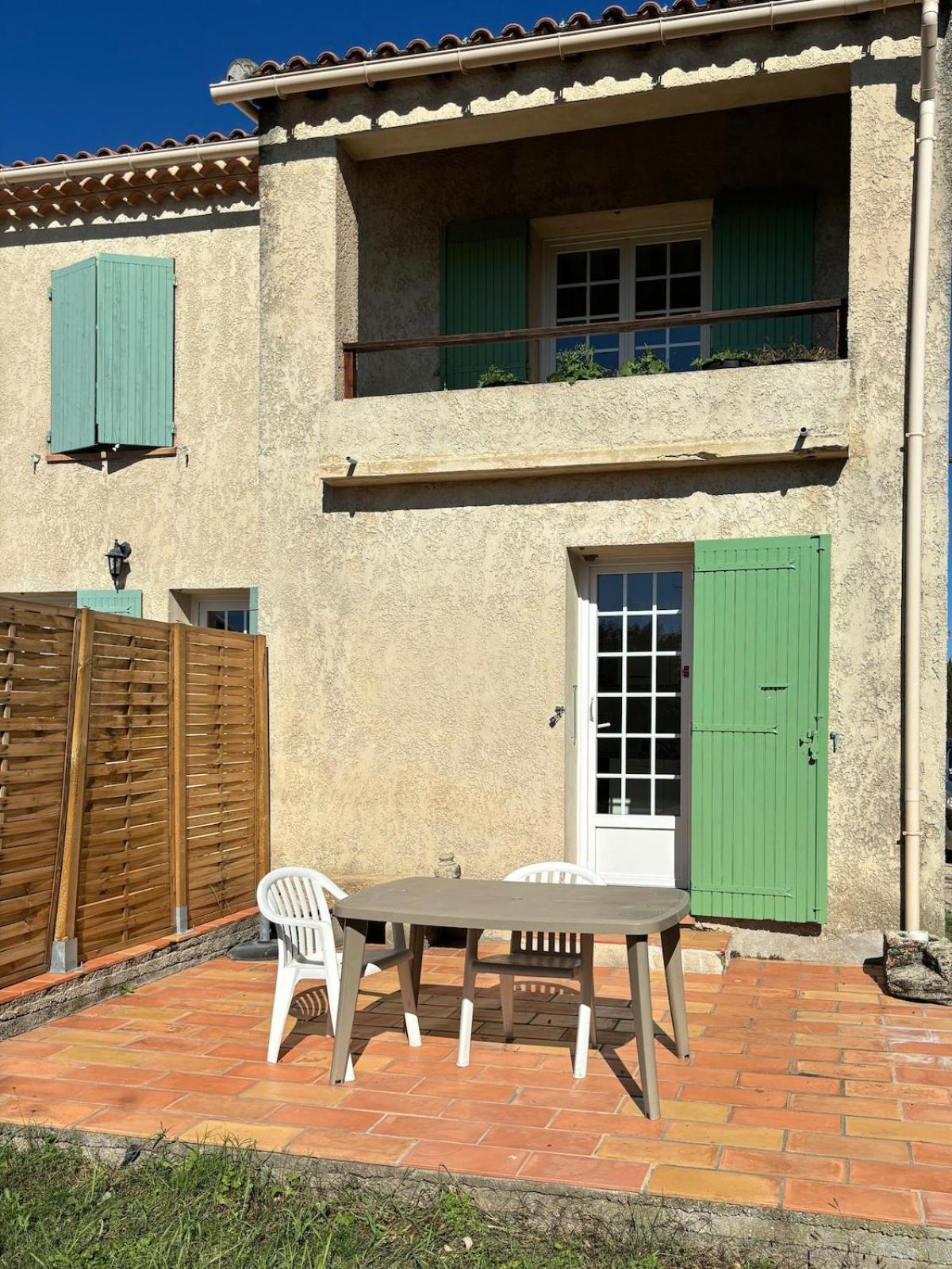 La Barben Studio En Provence Avec Piscine מראה חיצוני תמונה